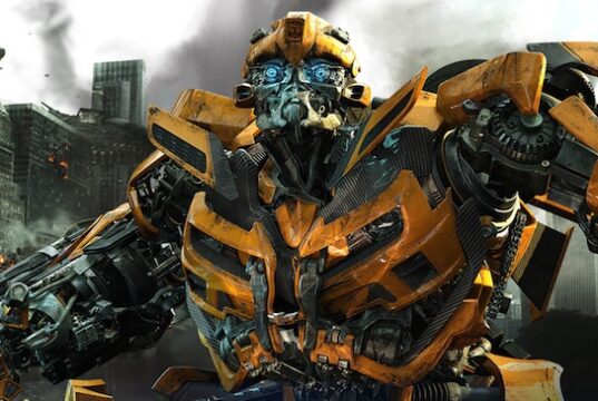 Wenn Transformer Bumblebee über die New York Comic Con stolziert!