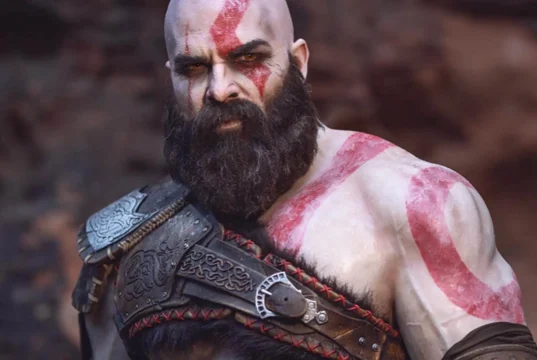 Maul Cosplay als Kratos appelliert an Social-Media-Missstand