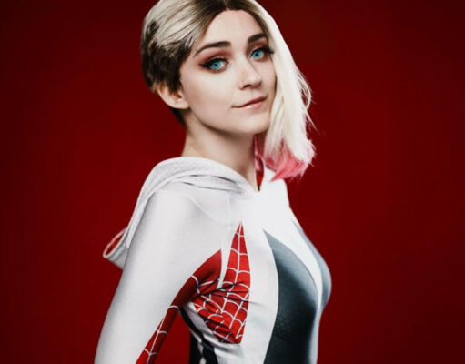 Kodiak Cosplay als Spider-Woman geht viral auf Social Media